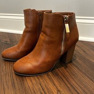 Apt 9 Women’s Brown ankle boots booties size 9
